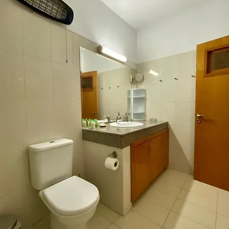 Aliki's Holiday Apartment *